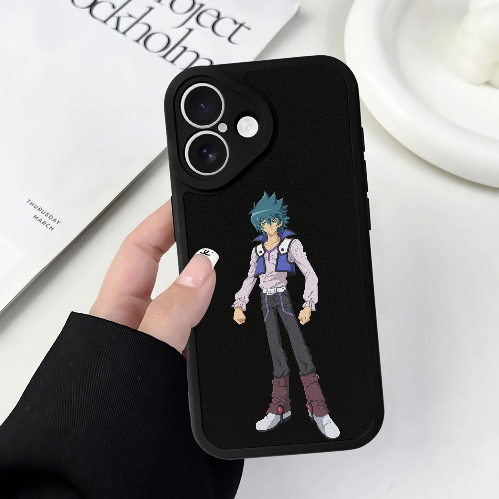 （画像用） 遊☆戯☆王 Yu-Gi-Oh! 【iPhone 16シリーズ対応】シリコンスマホケース（レザー調） 材質：シリコン